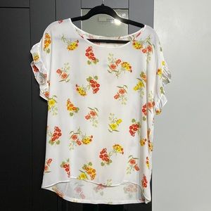 NWT white floral flutter sleeve T-shirt